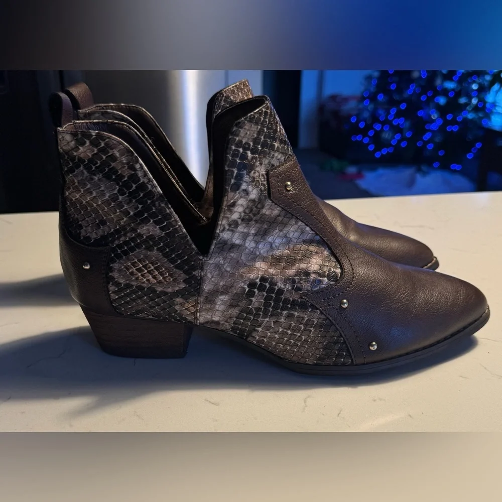 Snakeskin Patterned Brown Ankle Boots Western Boho Chic Size 10M